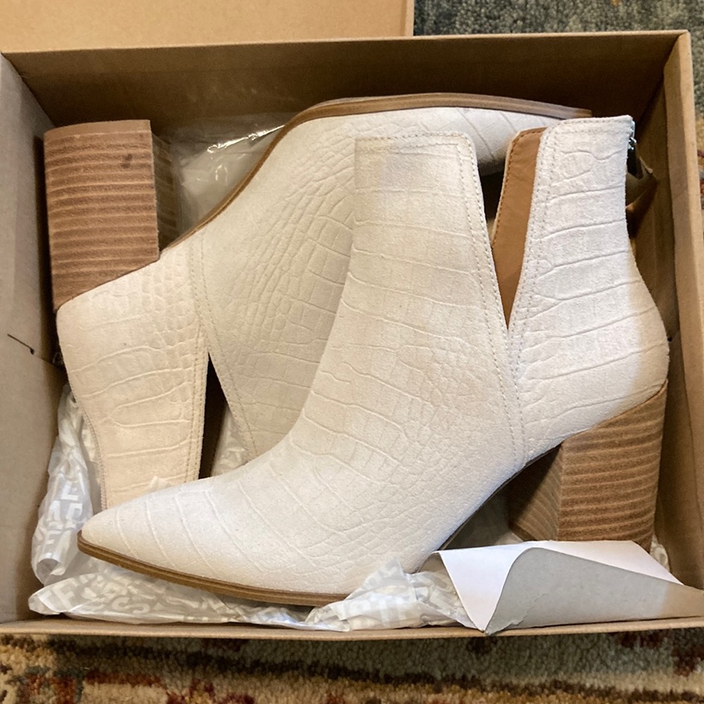 NEW Steve Madden Women's Booties Size 11